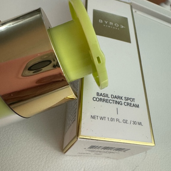 Byroe basil dark spot correcting cream - Picture 3 of 10